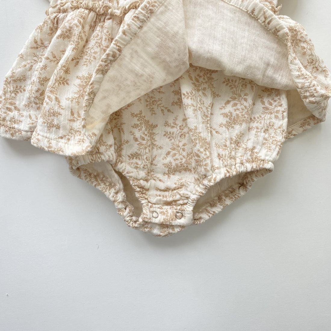 Onesie Baby Crepe Printed Rompers – Soft & Stylish for Your Little One